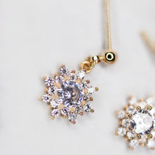 Load image into Gallery viewer, The Sol Earring