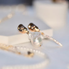 Load image into Gallery viewer, Asymmetrical Golden Pearls