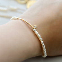 Load image into Gallery viewer, Golden Pearl Bracelet