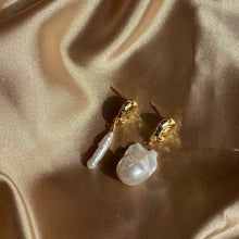 Load image into Gallery viewer, Asymmetrical Golden Pearls